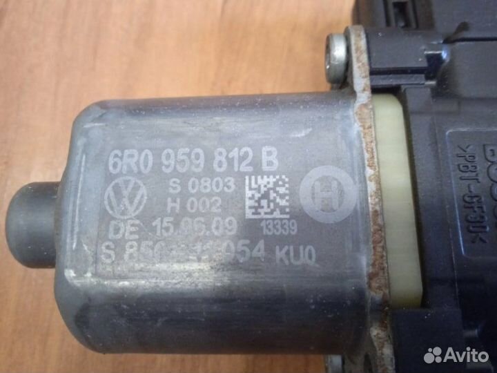 Моторчик стеклоподъемника Volkswagen Polo хетчбек