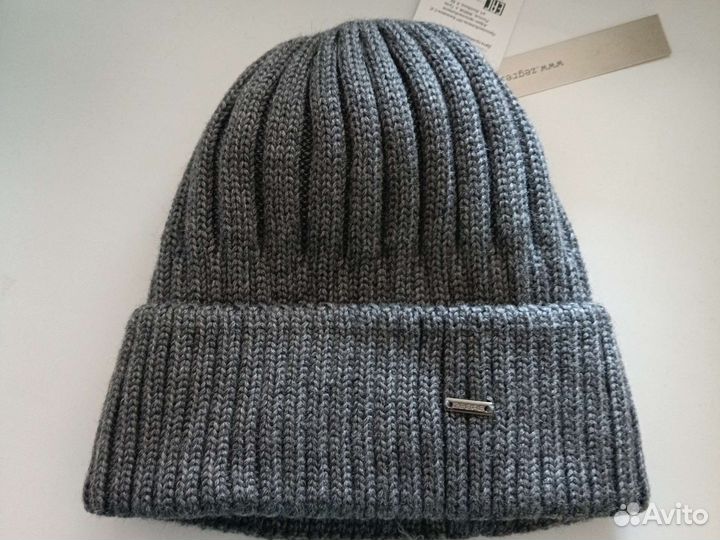 Вязаная шапка мужская