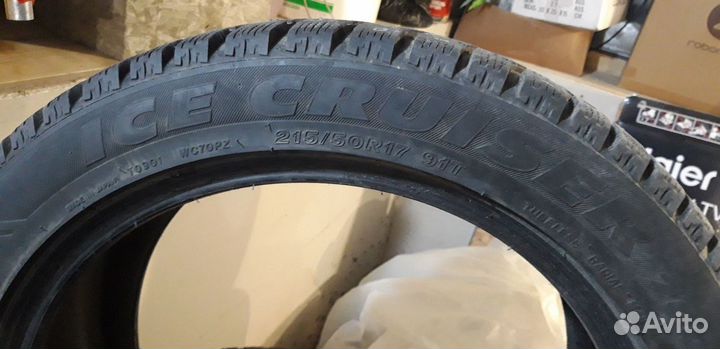 Bridgestone Ice Cruiser 7000 215/50 R17 91T