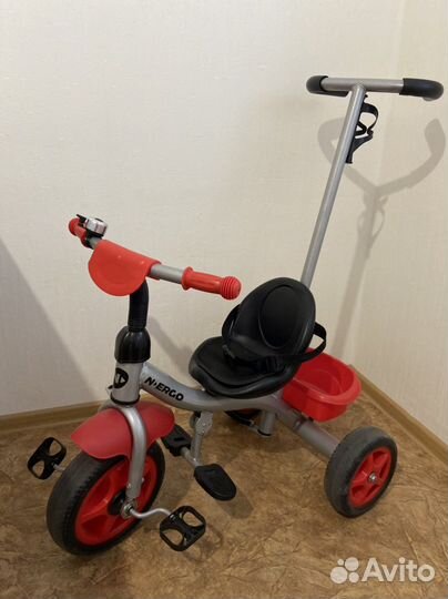 Трехколесный велосипед с родительской ручкой