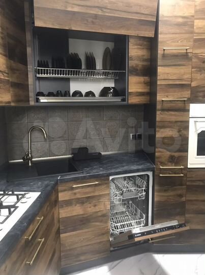 2-к. квартира, 42 м², 1/4 эт.