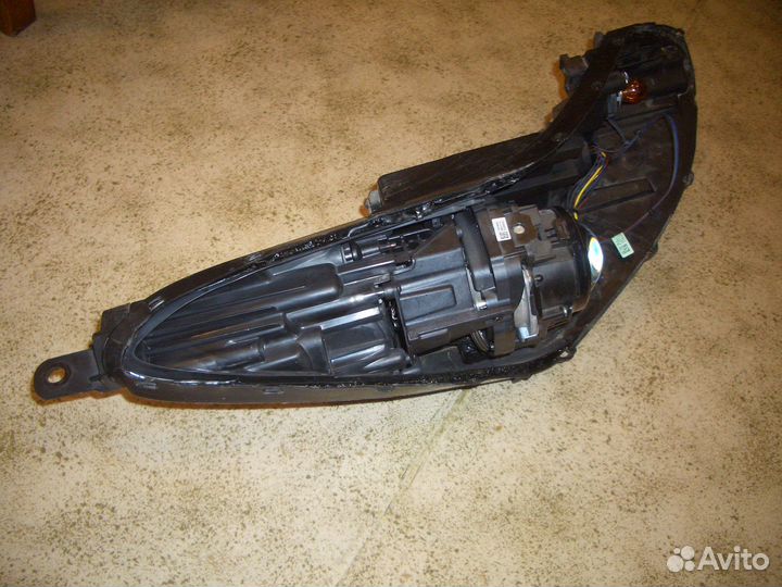 Корпус фары правой с линзой Киа Спортейдж с 15