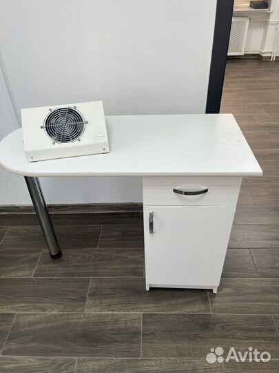 Маникюрный стол+настольнаявытяжка Cosmos