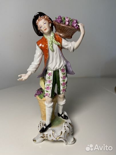 Фарфоровая статуэтка Сборщик винограда Германия