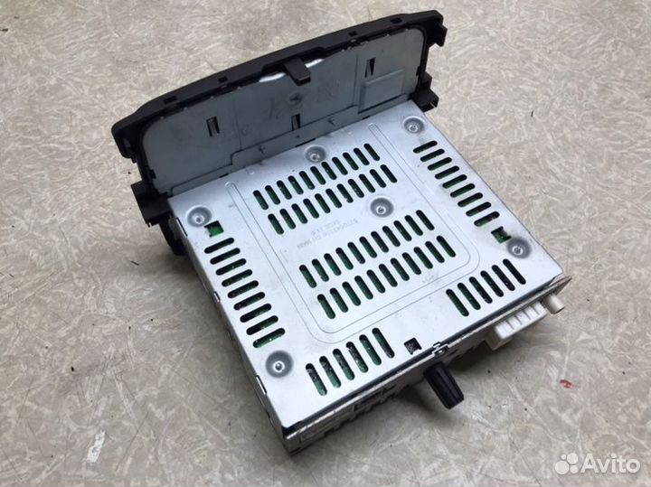 Магнитола Renault Logan 2 Логан седан 1.6 К7М 2015