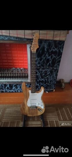 Электрогитара (Stratocaster)