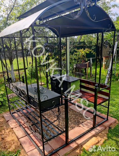 Беседка с мангалом