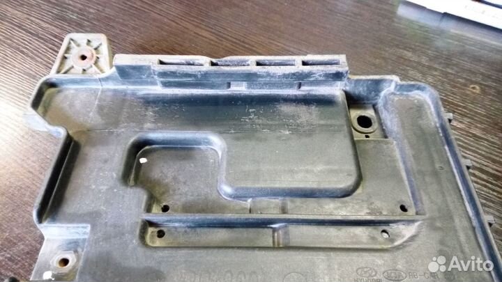 Площадка под акб Hyundai solaris 1