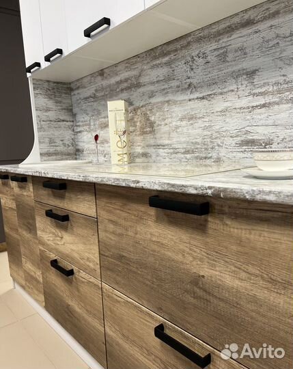 Кухонный гарнитур (цена за всю кухню)