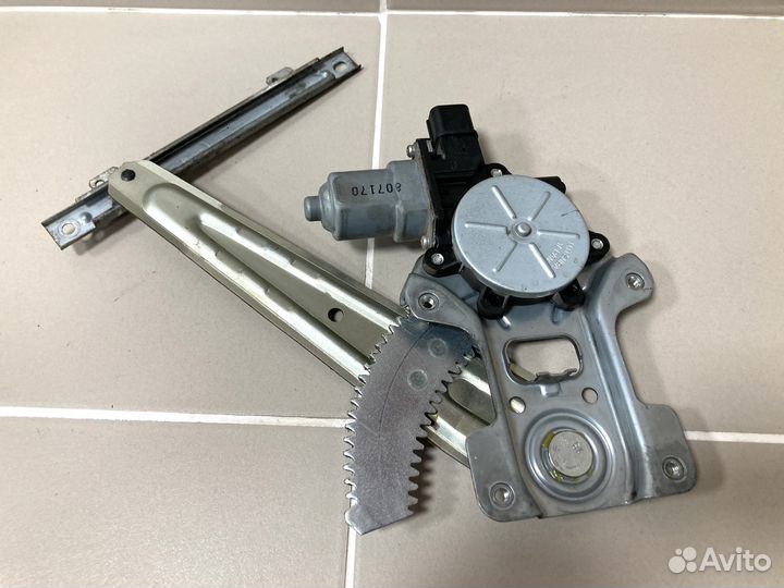 Стеклоподъемник задний правый Mitsubishi Lancer 10