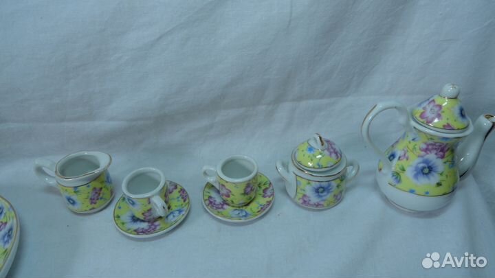 Антиквариат из Европы. Кукольный чайный сервиз