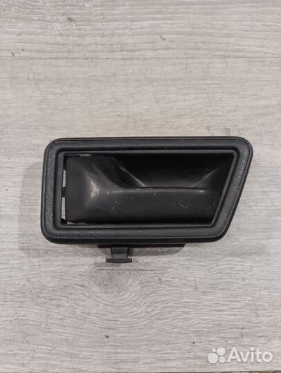 Ручка задней левой двери внутренняя VW Golf 2