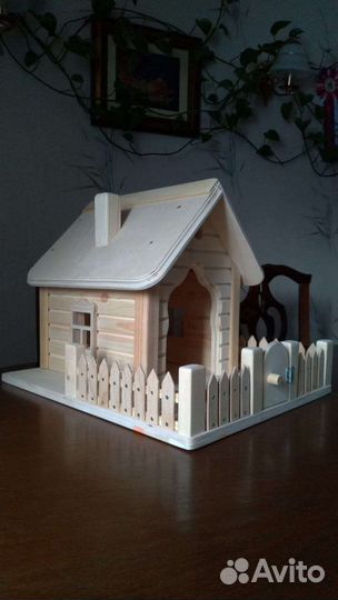 Кормушка и декор для сада