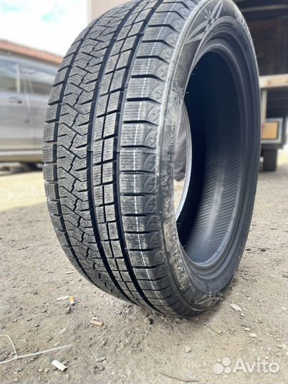 Triangle Trin PL02 245/40 R18