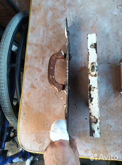 Дверные ручки и кран для бочки до 1917г