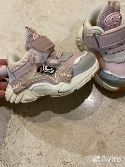 Кроссовки для девочки