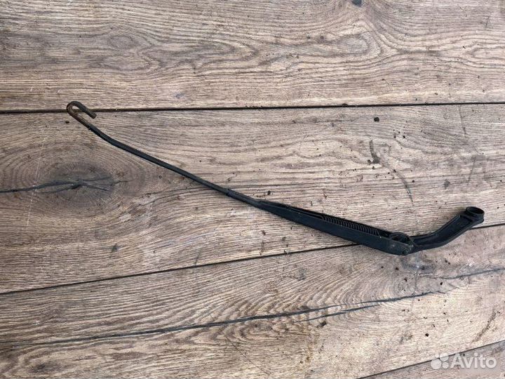 Поводок дворников левый Hyundai Sonata 2008
