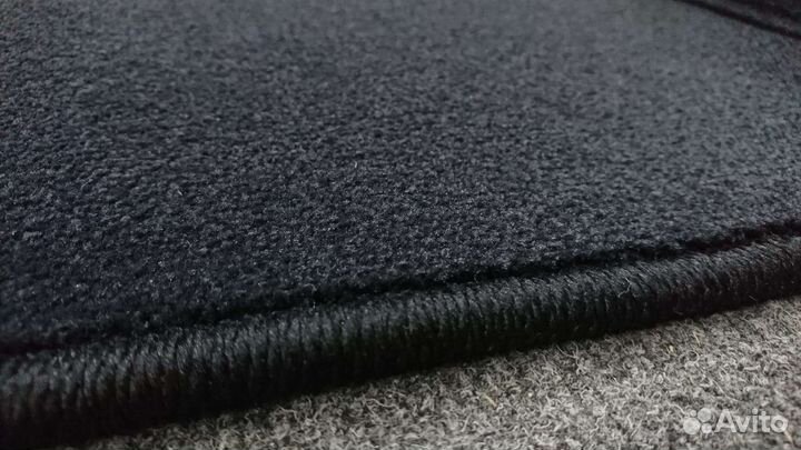 Автоковрики BMW E32