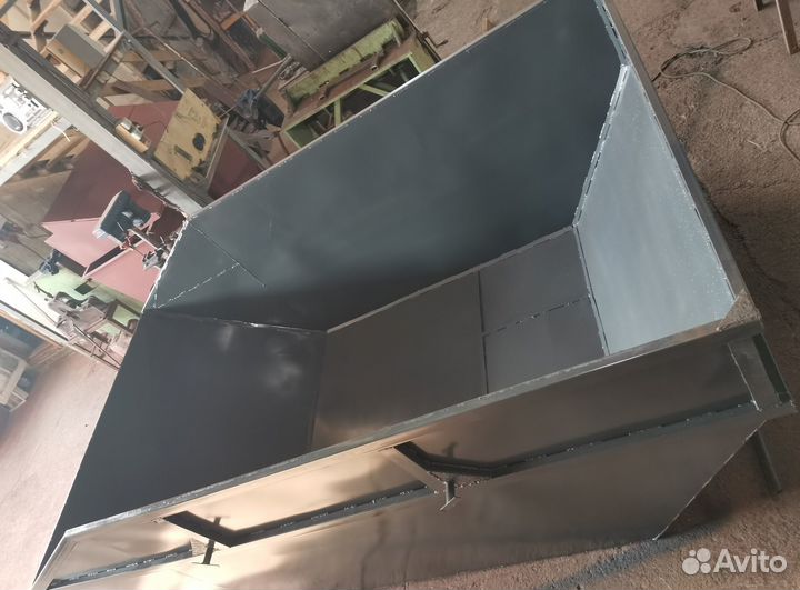 Мусорный контейнер