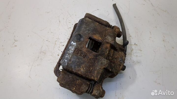 Суппорт Mitsubishi Galant, 1997