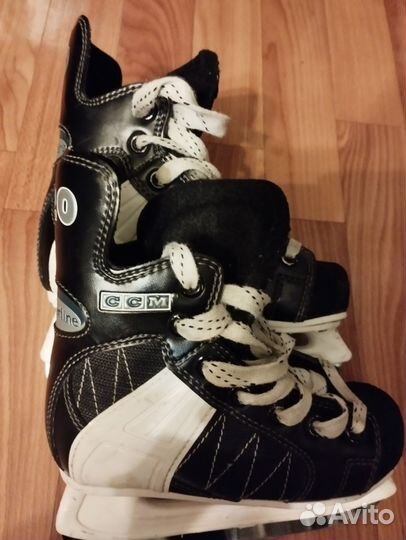 Хоккейные коньки ccm