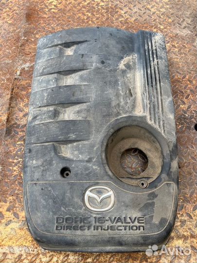 Декоративная крышка двигателя Mazda Bt50 UN8F1