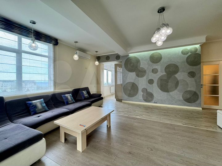 3-к. квартира, 82 м², 6/9 эт.