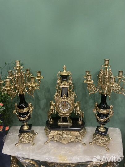 Часы с подсвечниками набор