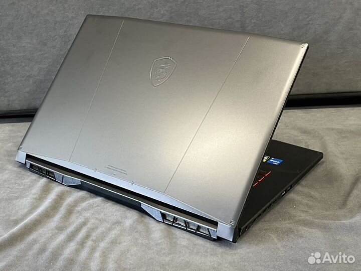 Ноутбук MSI Katana 17, 8/256, Core i5, RTX