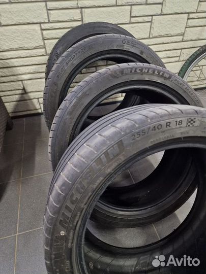 Michelin Pilot Sport 225/45 R18 и 255/40 R18 Y