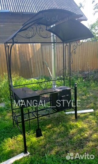 Мангал с крышей