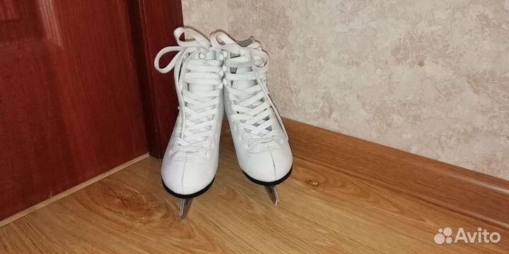 Коньки для девочки р. 31/32