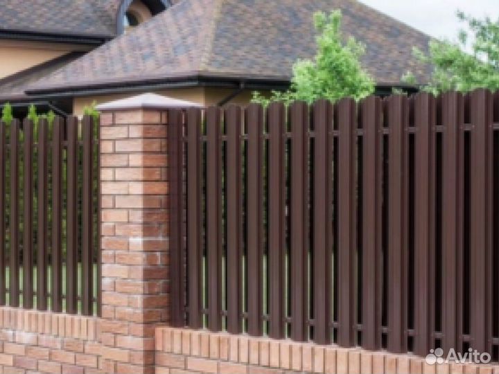 Заборы из евроштакетника