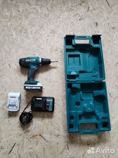Шуруповерт makita