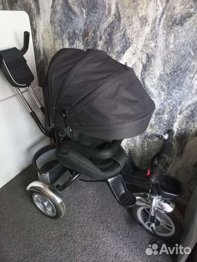 Детский велосипед с ручкой