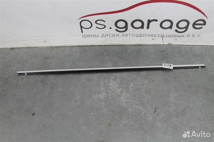 Молдинг стекла передней правой двери Volvo XC90