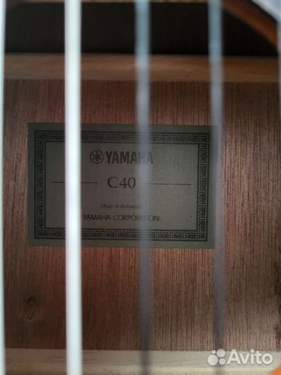 Классическая гитара yamaha c40