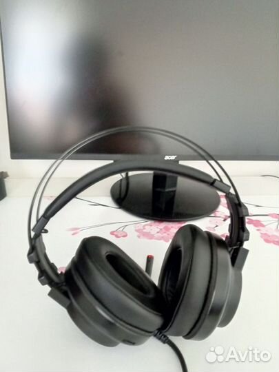 Проводные наушники с микрофоном
