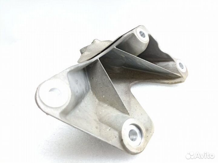 Кронштейн двигателя правый Bmw 3-Series E90