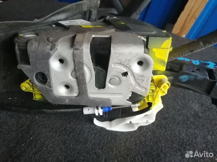 Замок двери задней левой Ford Focus 3
