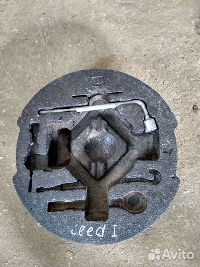 Ящик под инструмент Kia Ceed 1