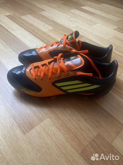 Футбольные бутсы