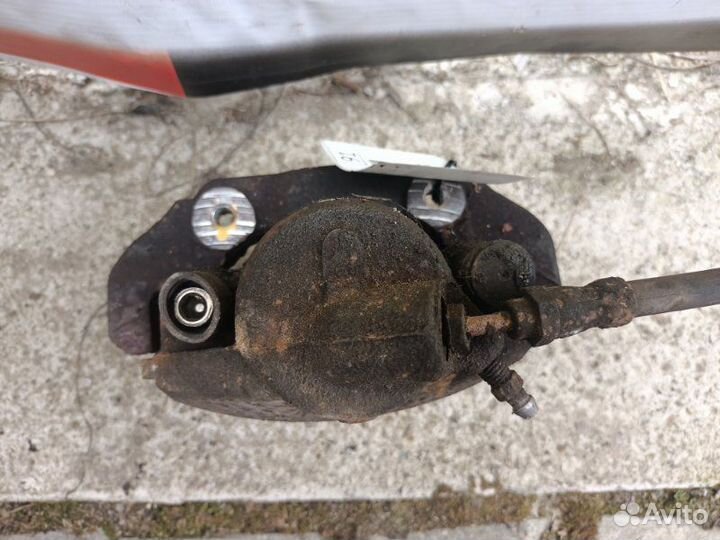 Суппорт передний левый Ford Fusion 1.4 fxja 2006