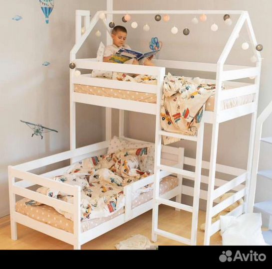 Кроватка детская чердак белая С-22