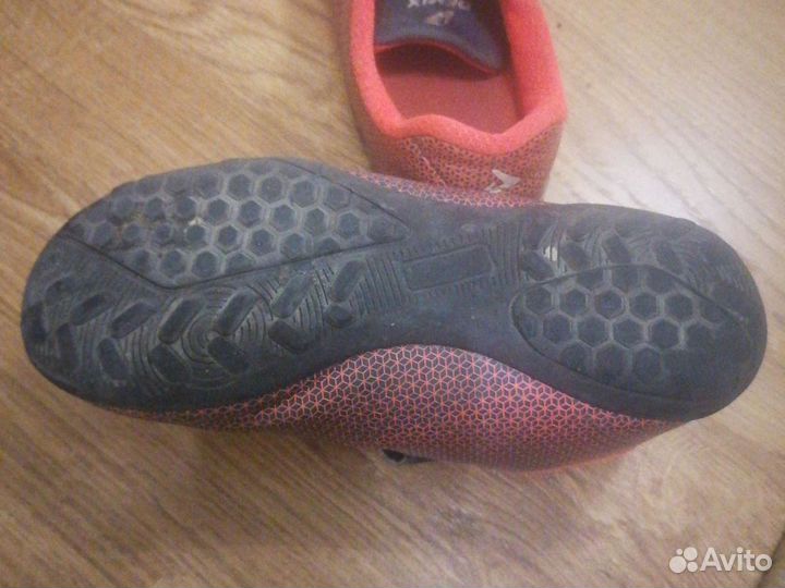 Детские футбольные бутсы