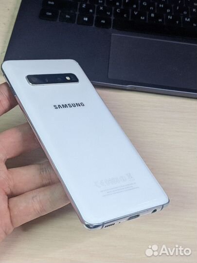 Samsung Galaxy S10, 8/128 ГБ