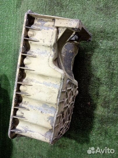 Поддон двигателя Ford Focus split port 2001