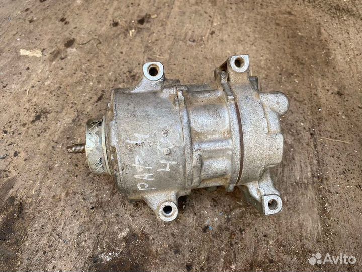 Компрессор кондиционера Toyota Rav 4 30