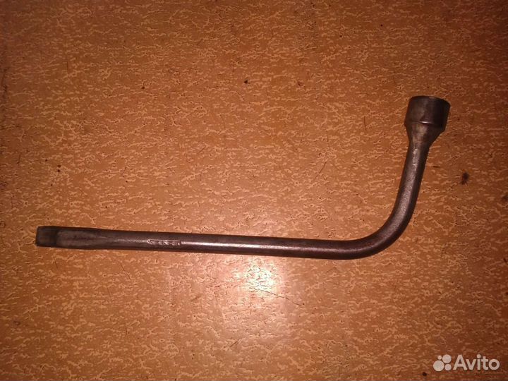 Балонный ключ 22