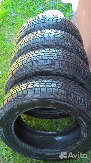 Dunlop DSX 215/60 R17